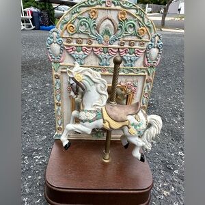 Pre-owned Musical Carousel Horse